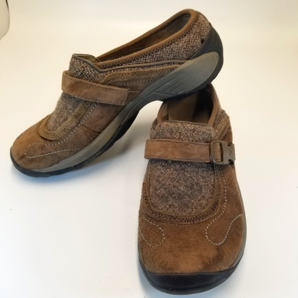 Merrell Encore Sidestep Womans Size 7.5  Brown Suede Wool Mule Clog Slip On